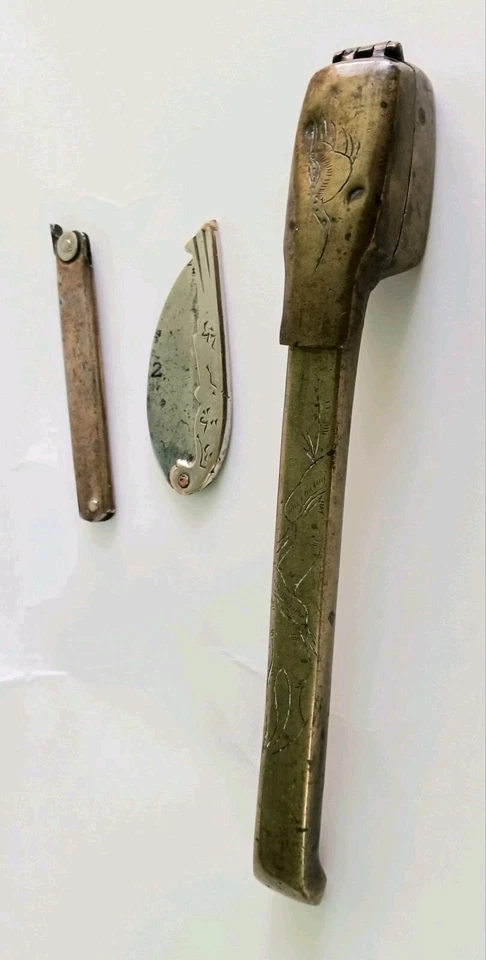 Cuchillo de Pesca Japonés Plata Plegable Kanji Tintero Tanto Latón Antiguo Set Foto 2 de 4