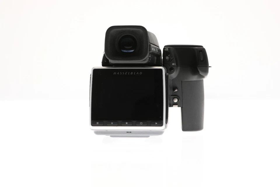 Hasselblad H6D-50c 50MP Medium Format Digital Camera (36 200 Exposures) - Image 3 of 4