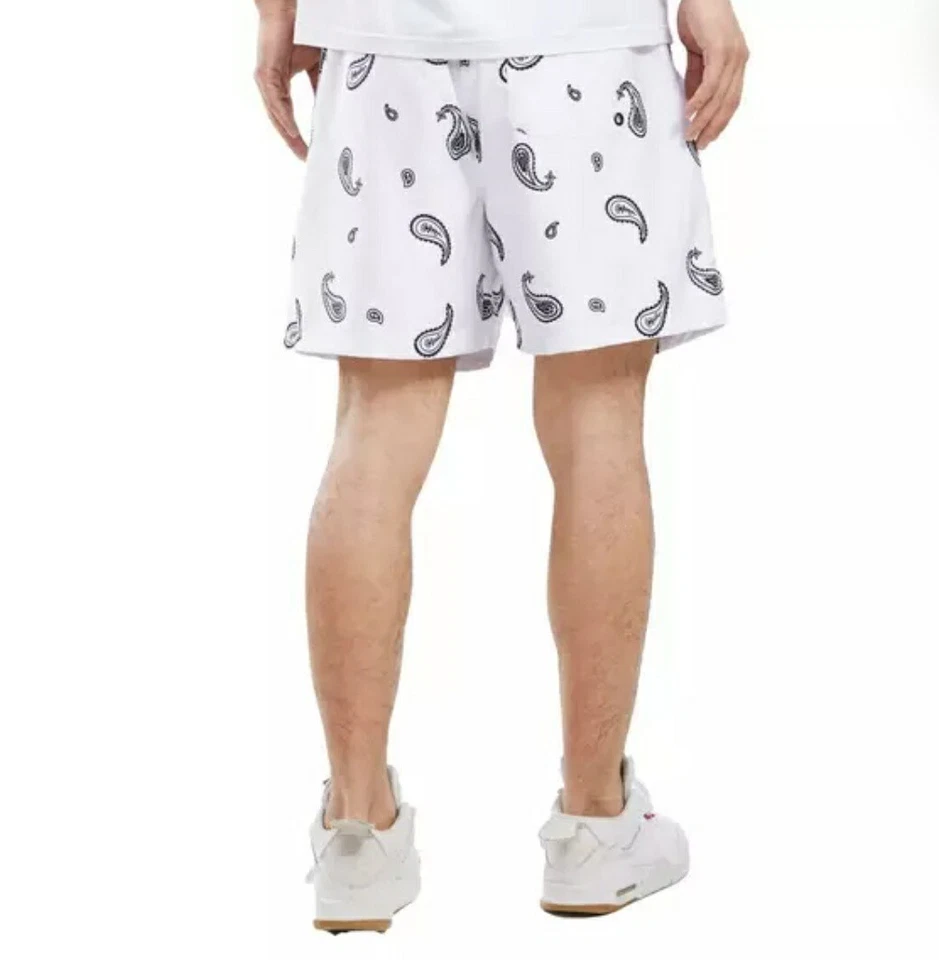 Pantalones Cortos Pro Standard NBA Para Hombre Bordados Chicago Bulls Paisley Tejidos Blancos Nuevos. Foto 4 de 4