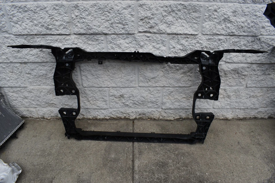 Painel de suporte de radiador utilitário esportivo Audi Q5 Premium Plus 2019-2020 fabricante de equipamento original - Imagem 4 de 4