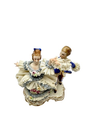 Dresden Lace Figurine Courtship Scene of a Dancing Couple - Picture 3 of 8