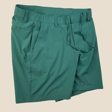 Fabletics Shorts Mens M The One Short Green Athletic Training Gym 7 Inseam Short