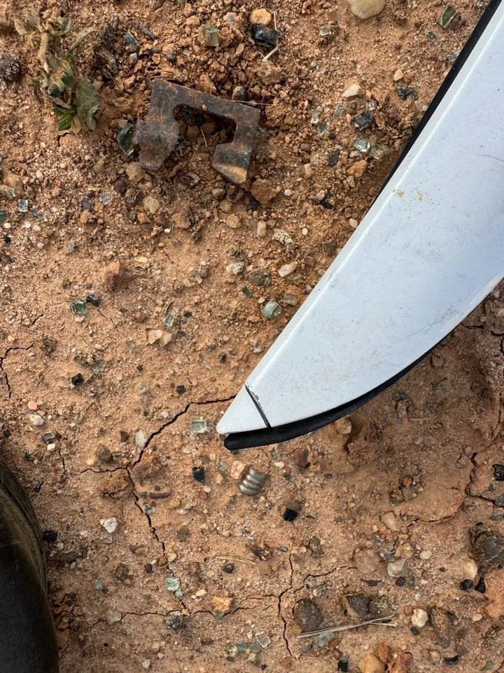 09-14 Acura TSX лобовое стекло стойка водителя и пассажира сломанные зажимы! - Изображение 2 из 4