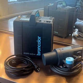 Broncolor Scoro 1600 E RFS pack and Pulso head set Beautiful!