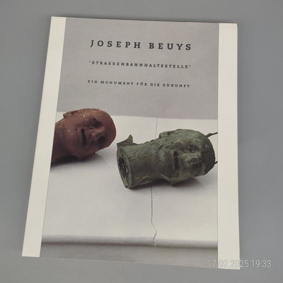 Joseph Beuys : Strassenbahnhaltestelle [2000] Ein Monument für die Zukunft ~ top
