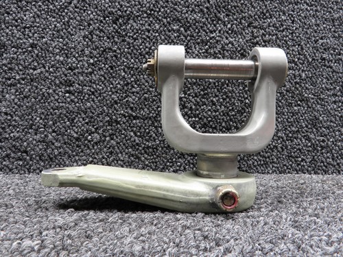 5565619-4 (Use: 5565619-6) Cessna 550 Nose Steering Arm Assembly and Yoke