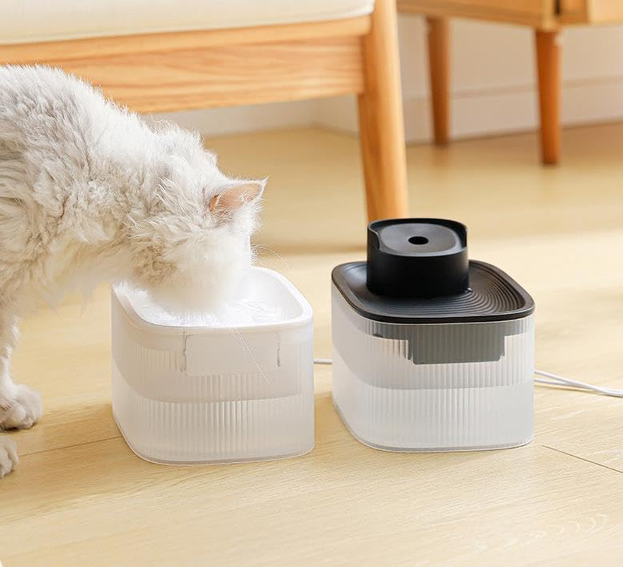 Sistema di Idratazione Automatico per Animali: Filtrazione Tripla 2L