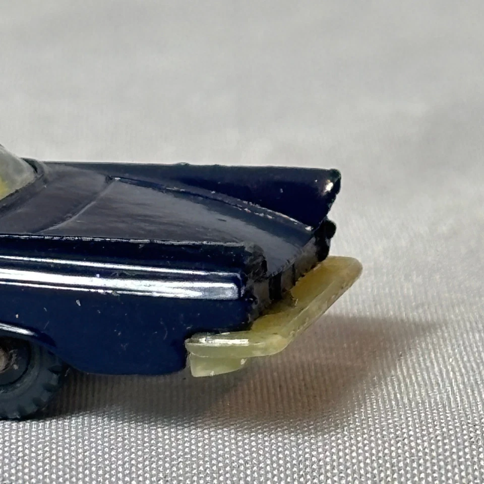 Vehículo de policía de juguete Husky Buick Electra de colección hecho en Gran Bretaña Foto 3 de 4