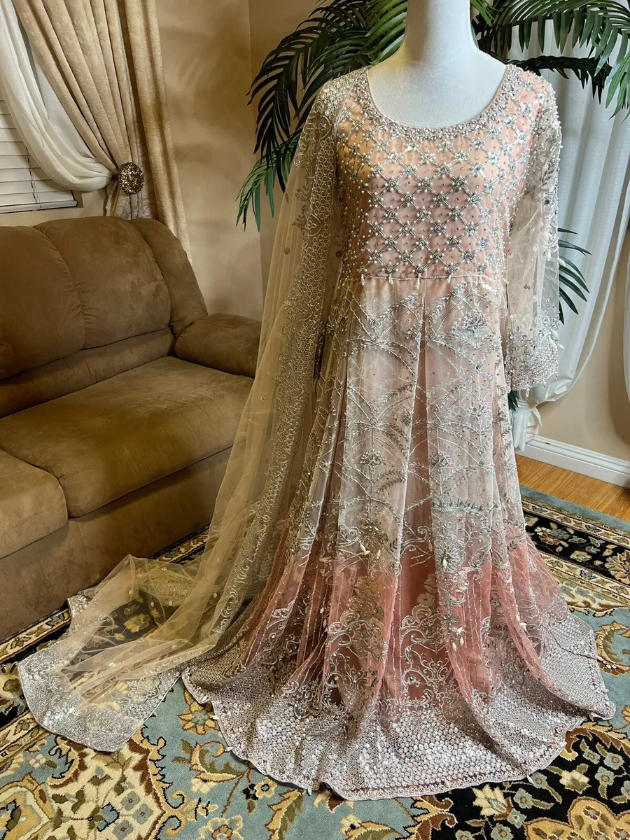 Silver Color Bridal Lehenga for Indian Bridal Wear | Vestido árabe, Colores  de pelo rubio, Vestidos
