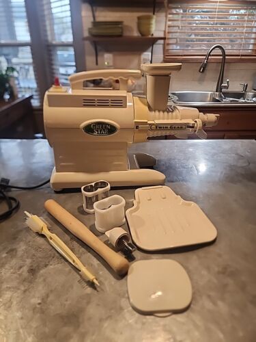 Green Star Model GS-1000 Twin Gear Juice Extractor W/Accessories Wood Pusher