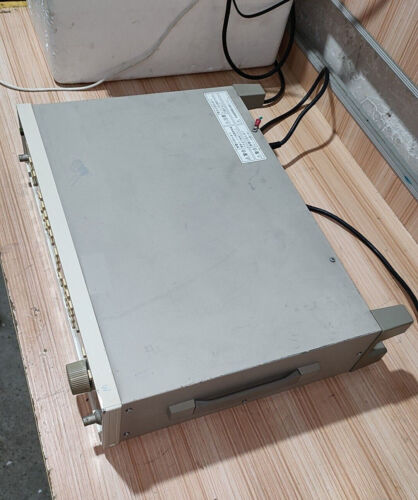 Panasonic VP-8193A 100 kHz to 140 MHz AM / FM / FM Stereo Signal Generatorsz - Picture 4 of 8