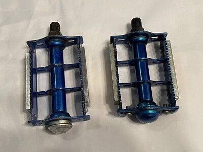 RAT TRAP PEDALS ペダル 1/2軸 old bmx 1/2 RAT TRAP BLUE PEDALS DIFFERENT BRANDS OLD SCHOOL BMX GT HUTCH