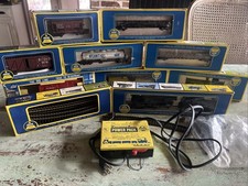 Vintage 1970  s AHM HO Gauge Train Set Engine Plus 9 Cars Track Pwr Pack Tested