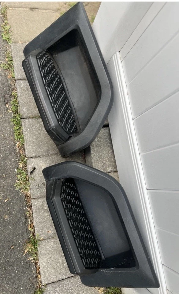 2020-2025 Chevrolet Silverado / GMC Sierra 2500HD 3500HD Bed side steps Pair - Image 2 of 2