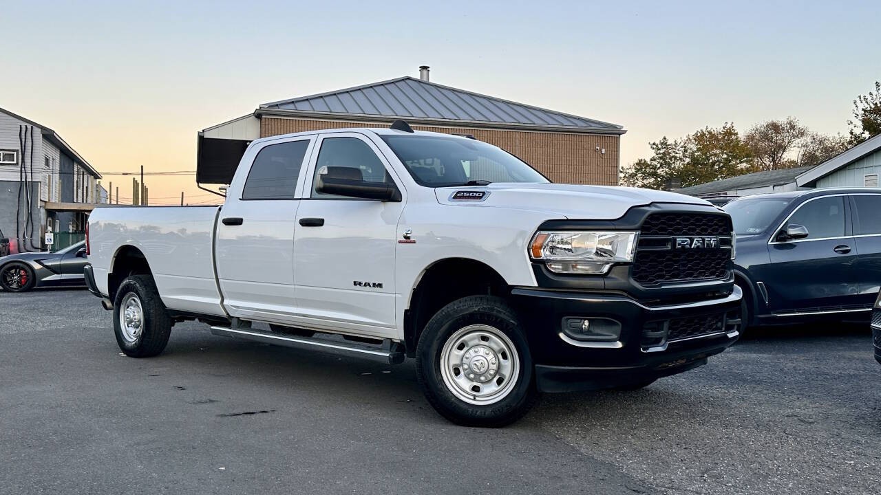 2022 Ram 2500 Tradesman 4x4 4dr Crew Cab 8 ft. LB Pickup thumbnail 32
