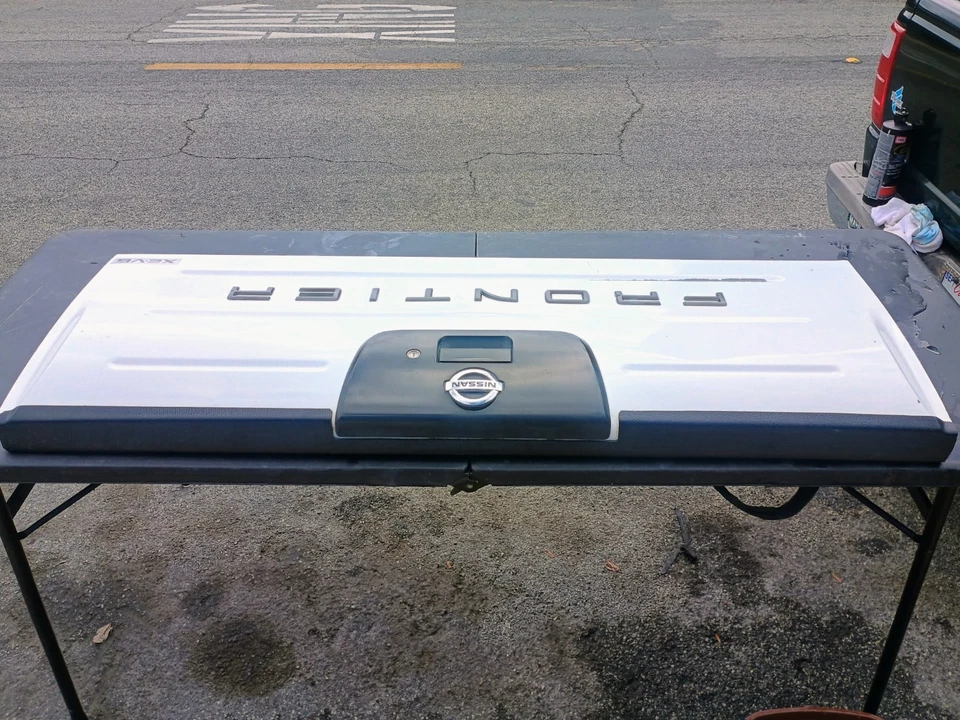 2001 -2004 Nissan Frontier Trunk/Hatch/Tailgate OEM White  - Image 2 of 4