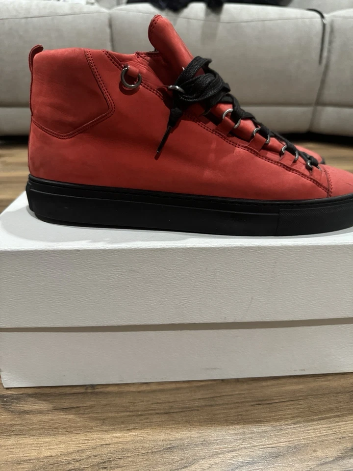 Balenciaga Arena High Hombre Gamuza Roja 42 Sin Caja Excelente Estado Foto 2 de 4