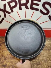 Fully Restored Wagner Cast Iron  Skillet Griddle Pan Seasoned 10"  Flat 