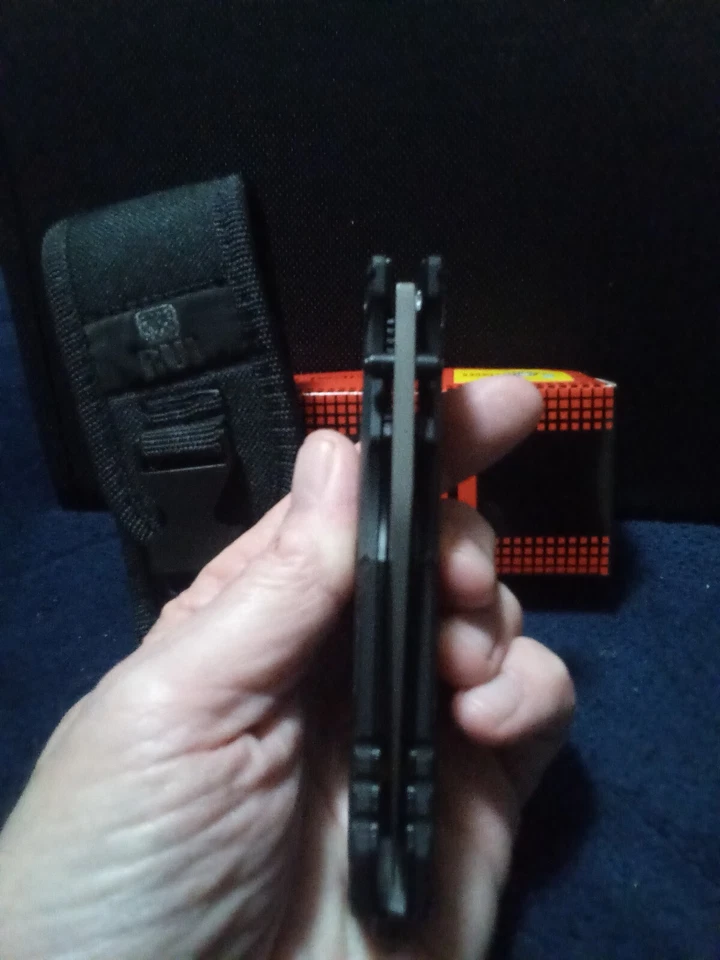 NAVAJA TÁCTICA RUI APERTURA ASISTIDA CON CORTADOR DE CINTURÓN DE SEGURIDAD Y ROTURA DE VENTANA Foto 3 de 4