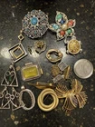 Vintage Costume Jewelry Lot – Pendants & Brooches – Gold & Silver Tone - Mixed
