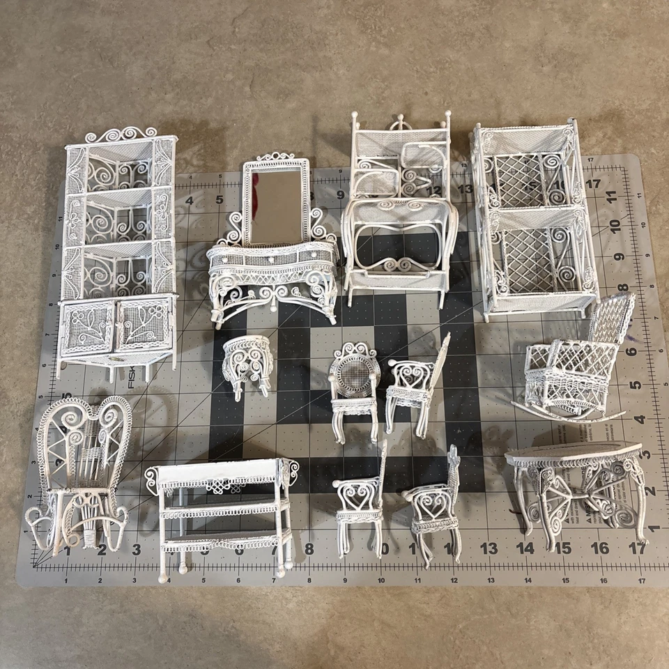 Windsor Vintage 13 piezas Casa de muñecas muebles miniatura alambre de metal 1994 Foto 3 de 4