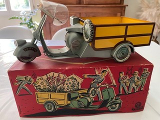 Jouet mécanique Tri Vespa ACMA LA HOTTE SAINT NICOLAS