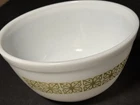 Vintage Pyrex #402 AUTUMN FLORAL (Verde) 1.5 Quart Round Mixing Bowl