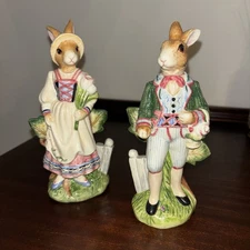 Fitz And Floyd Old World Rabbit Figurines pair of salt and pepper shakers GREAT