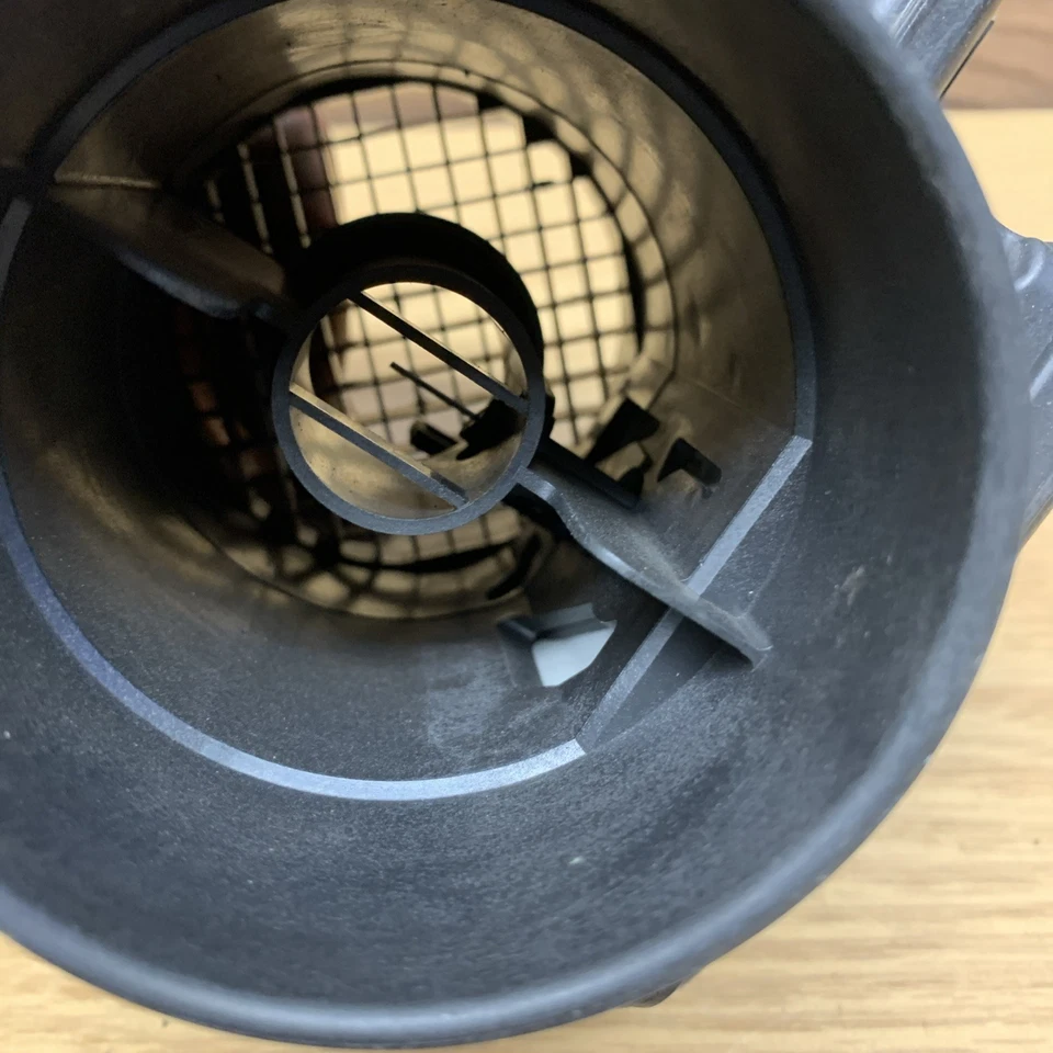 Sensor de flujo de aire másico 65D0 E5T53171 1999-2004 OEM Suzuki Vitara Chevrolet Tracker Foto 4 de 4