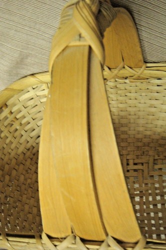 Attractive Blonde Wicker Basket - EUC - 8 x 11.5 x 4.5 - Bild 5 von 8