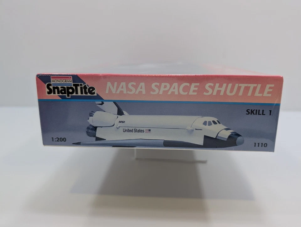 Monogram Snaptite NASA Space Shuttle Model Kit 1/200 scale - Image 3 of 4