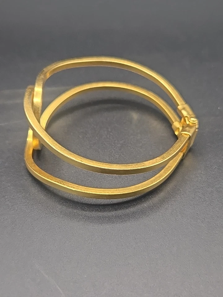 Brazalete Casa Blanca Mercado Negro Tono Dorado - Moderno Diseño de Lazo Ovalado,... Foto 2 de 4