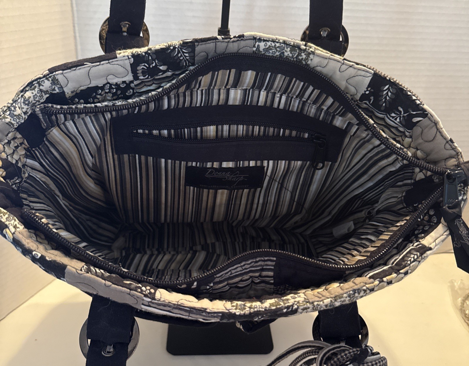 Donna Sharp Quilted Patchwork Shoulder Bag/Purse.… - image 8