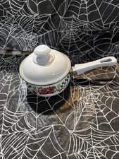 Vintage 1997 Gibson Campbell’s Soup Saucepan Pot w/lid Porcelain Enamel on Steel