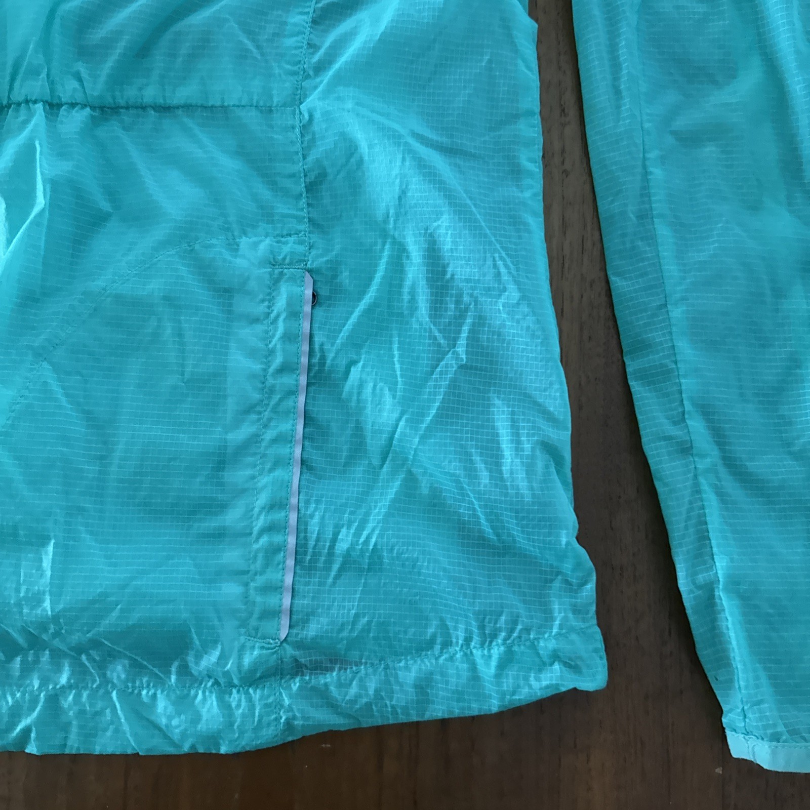 Fabletics Lightweight Sheer GREEN Grid Windbreake… - image 4