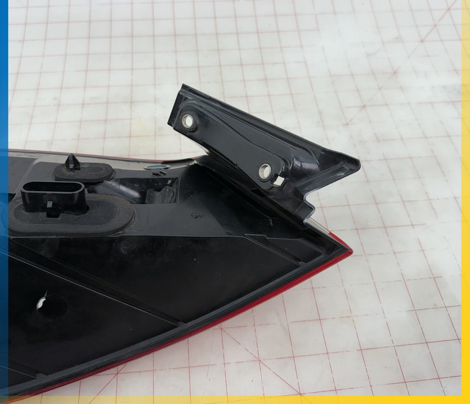 14-17 MASERATI GHIBLI REAR RIGHT PASSENGER SIDE OUTER TAIL LIGHT OEM