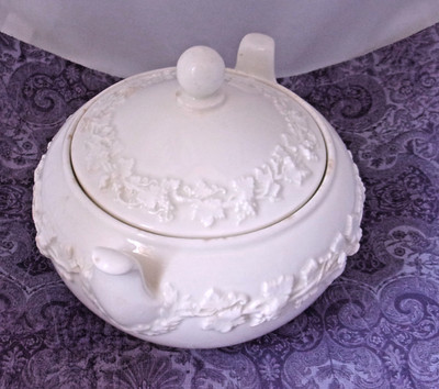 Vintage Wedgwood Queensware Porcelain Sugar Bowl-Embossed Grape Vines. England