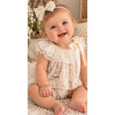 Bailey's Blossoms white lace 2-piece top/bottom set boutique 3-6 Months