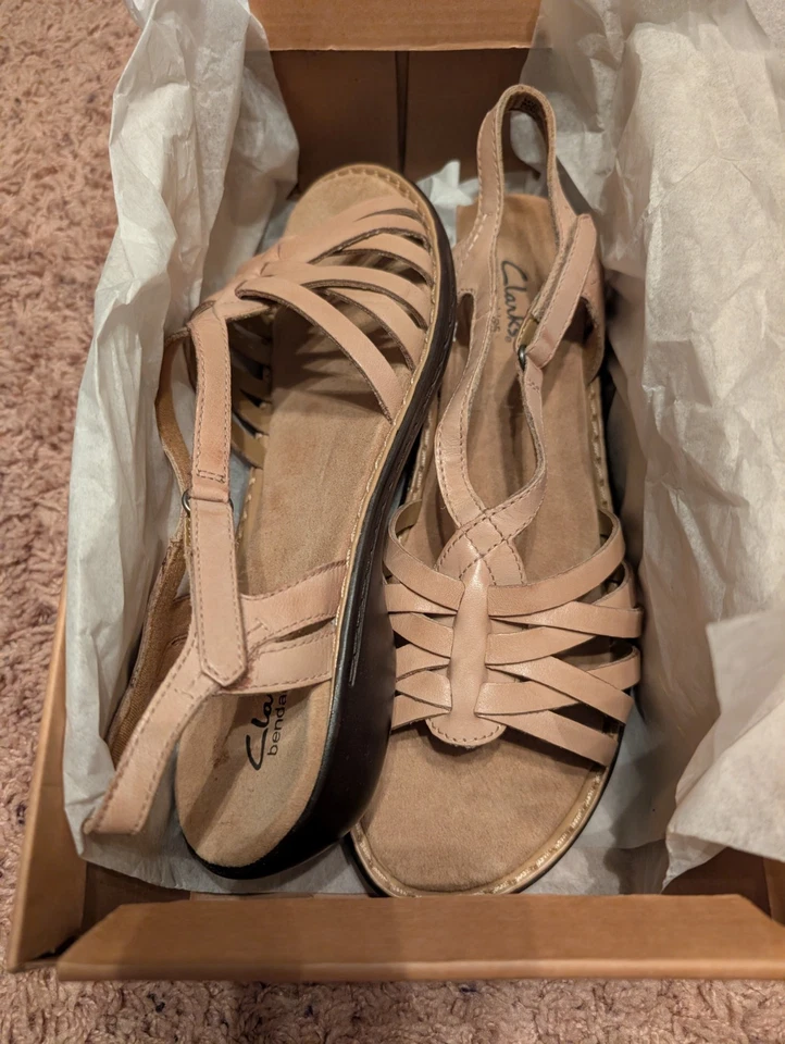 СОВЕРШЕННО НОВЫЙ! Кожаные сандалии-шлепанцы Clarks «Bendables», костяные, женские, размер 10 М, новые в коробке - Изображение 3 из 4