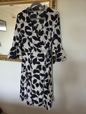 Smashed Lemon Ladies Black & White Leaf Print Wrap Dress – UK 8