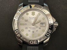 Victorinox Swiss Army Dive Master 500 Model 241038, with Box and Papers