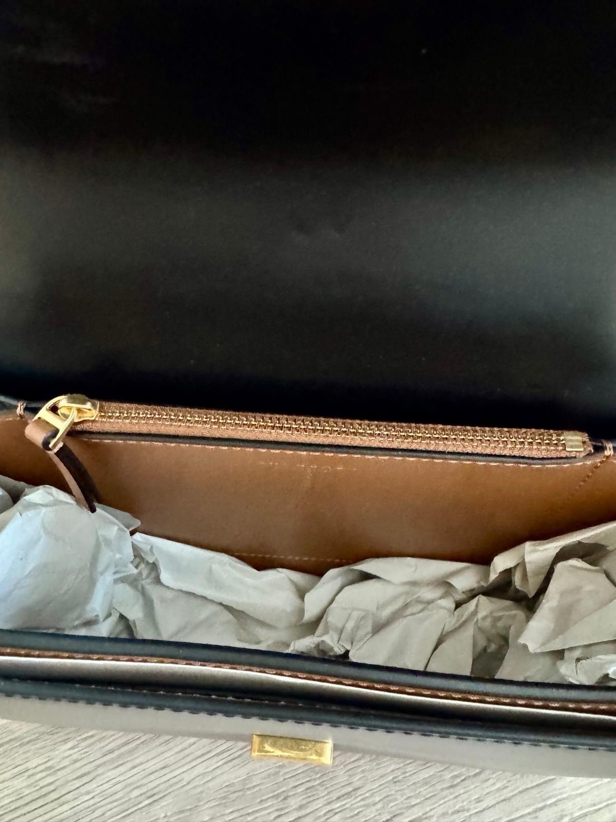 Luxury Tory Burch Black Leather Handbag - BNWT, RRP £790 image 7