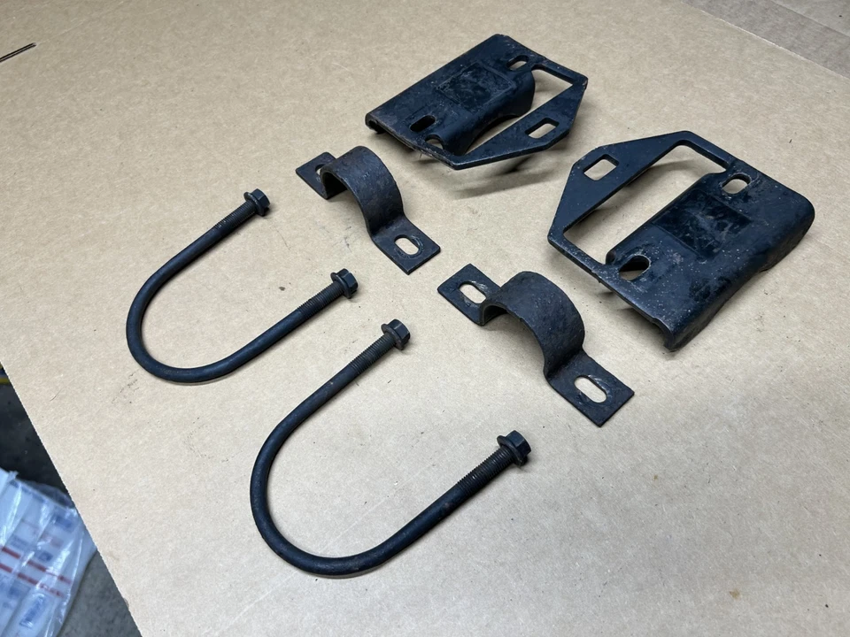 83-96 Ford F-150 Bronco - 8,8 pulgadas eje trasero barra estabilizadora soportes de montaje Foto 4 de 4