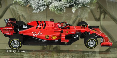 Ferrari SF90 Sebastian Vettel Tribute to Niki Lauda Bburago Esc 1/18 - Picture 5 of 13