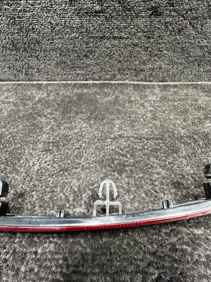 Оригинальный задний правый бампер отражатель для Volkswagen Golf R 2018 года выпуска - Изображение 4 из 4