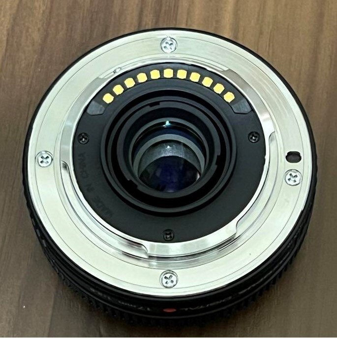 OLYMPUS M.ZUIKO DIGITAL 17mm F2.8 Black Pancake Lens For
