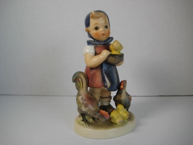 Hummel Goebel Feeding Time 4.5 in. 199/0 TNK-4 1948