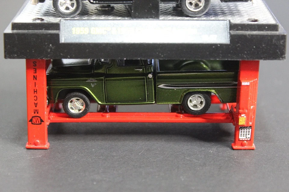 M2 Machines 1959 Chevrolet Apache & GMC Pickup 1:64 Diecast Trucks 2013 - Image 2 of 4