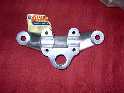 YAMAHA A7S GEN NOS TOP YOKE HANDLE CROWN 227-23435-00