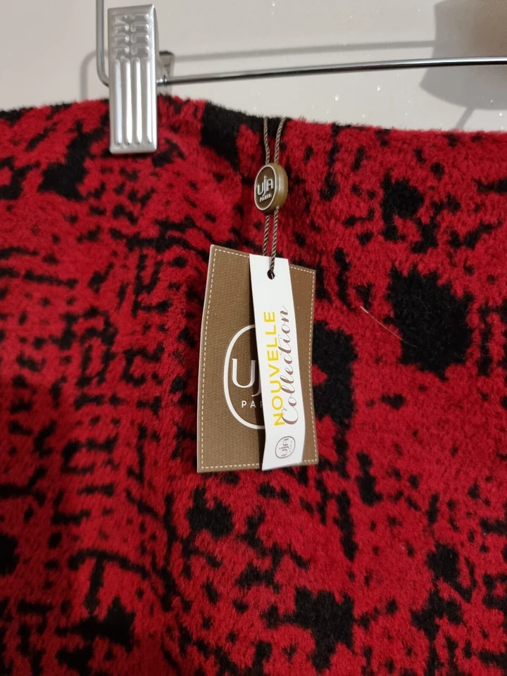 UN JOUR AILLEURS : SUPERBE JUPE ROUGE ET NOIR NEUVE ETIQUETTE 129 E - Photo 2/4